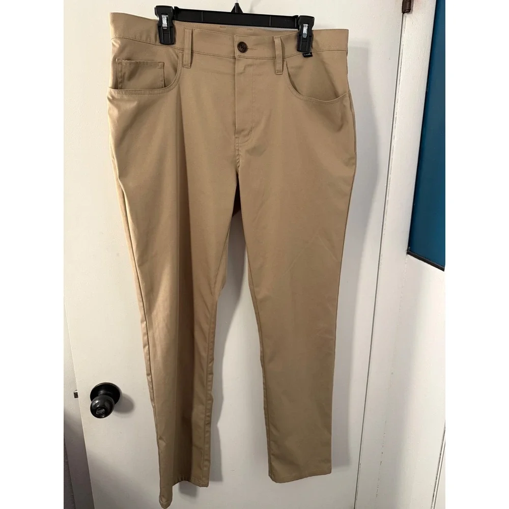 Travis Mathew Mens Golf Pants Tan Khaki 5-Pocket Polyester Trousers Size 35